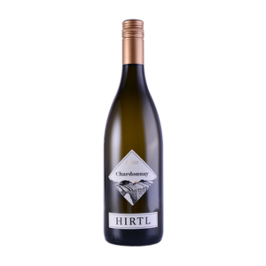 Chardonnay Selection 2017 im Weinglas, strohgelb, aromatischer Weißwein mit Mango-, Bananen- und Nussnoten