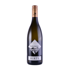 Grüner Veltliner Reserve 2018 im Weinglas, kräftig strohgelb, gereifter Weißwein mit würzigem Aroma